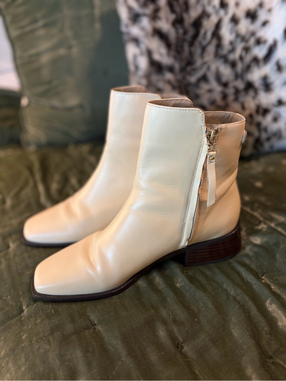 Sam Edelman Cream Leather Ankle Boots with Side Zip